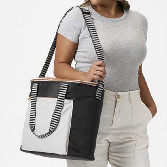 Thirty One- Round About Cooler Tote- NWOT - Picture 7 of 7